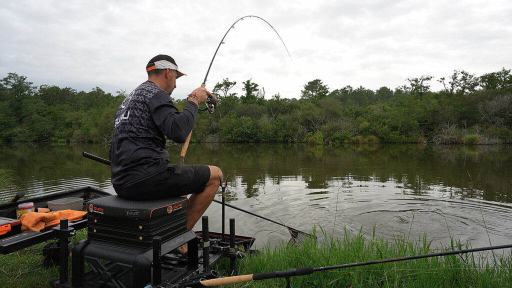 technique-de-peche-simple-method-feeder-en-canal-1