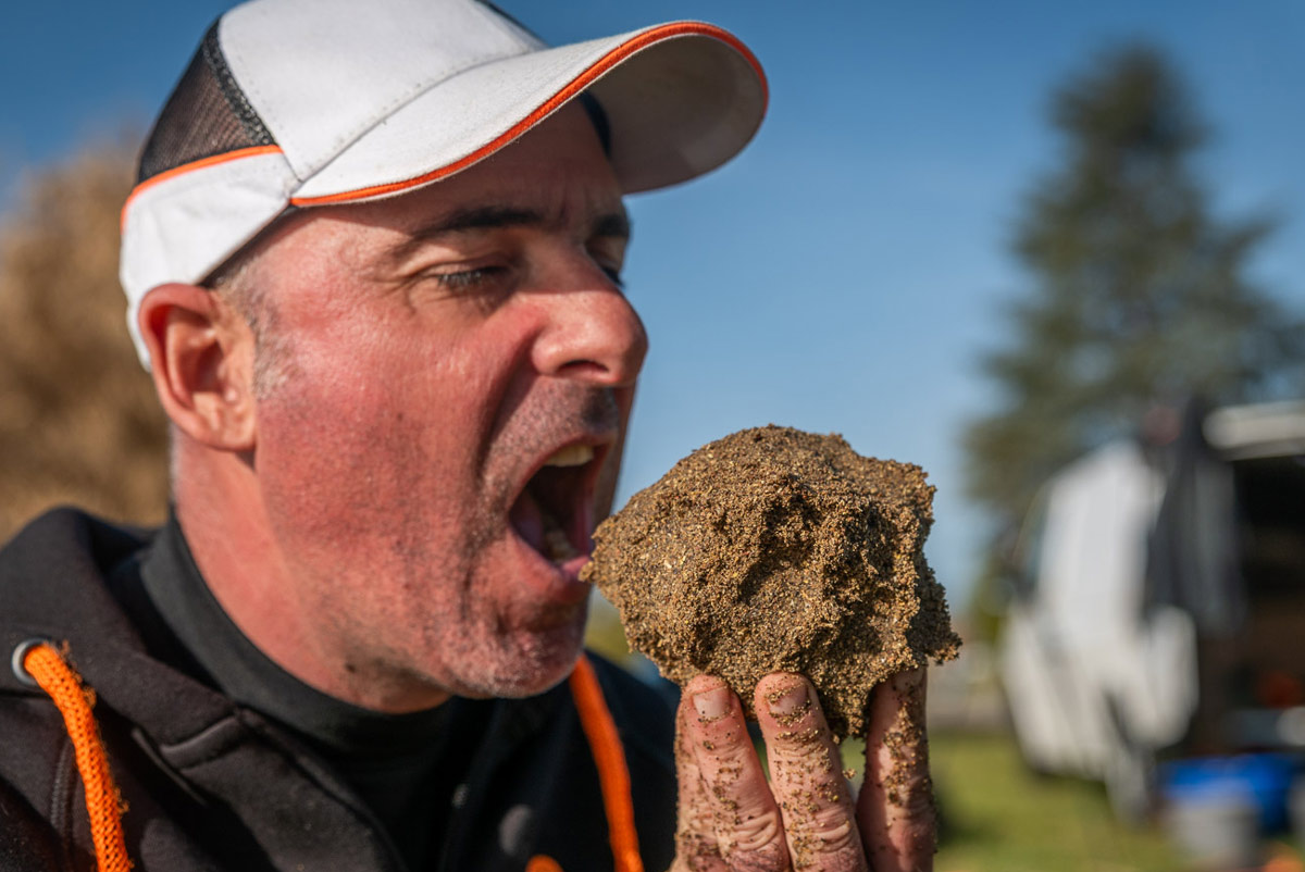 comment-mouiller-amorce-peche-1